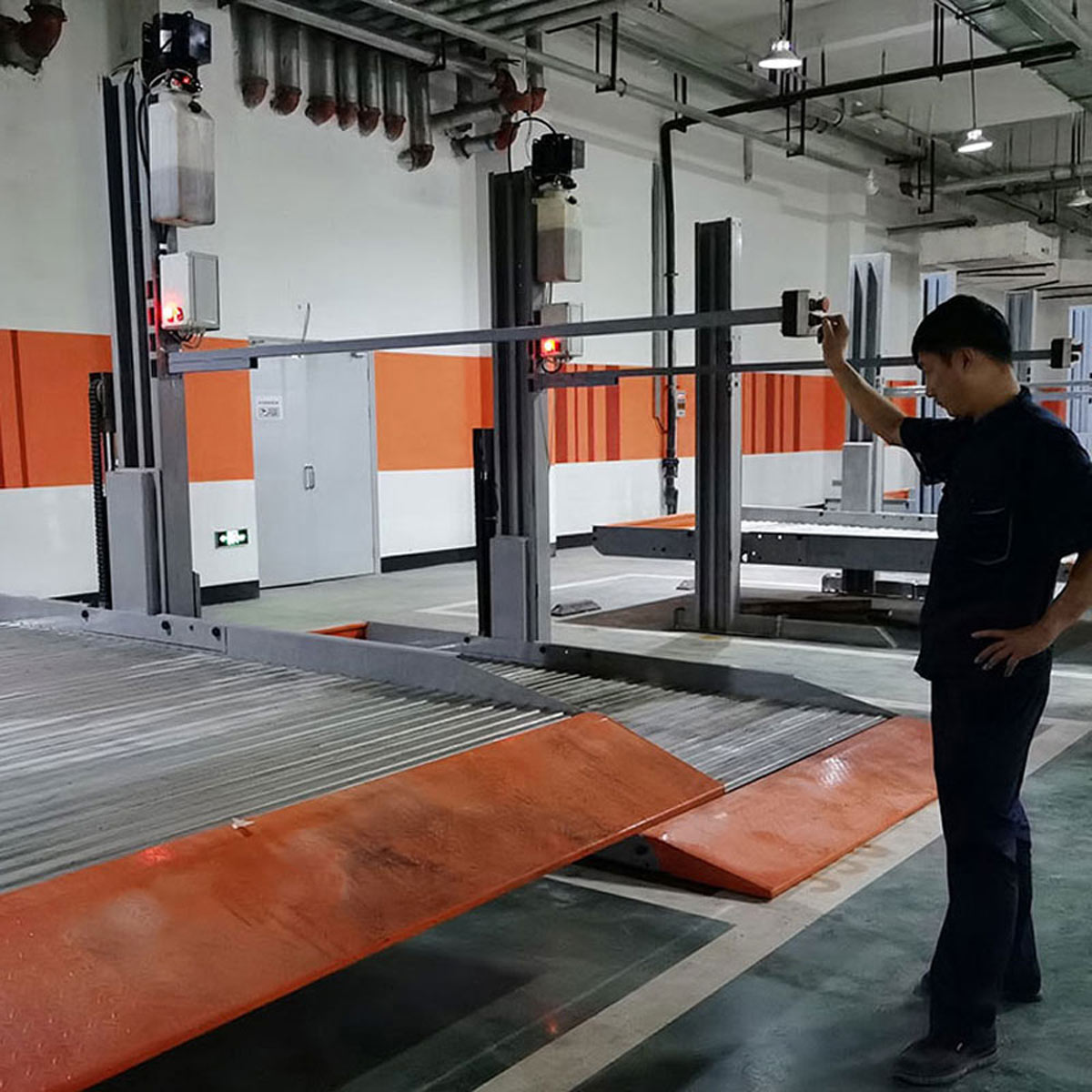 鄉(xiāng)城兩柱式機械車庫出租