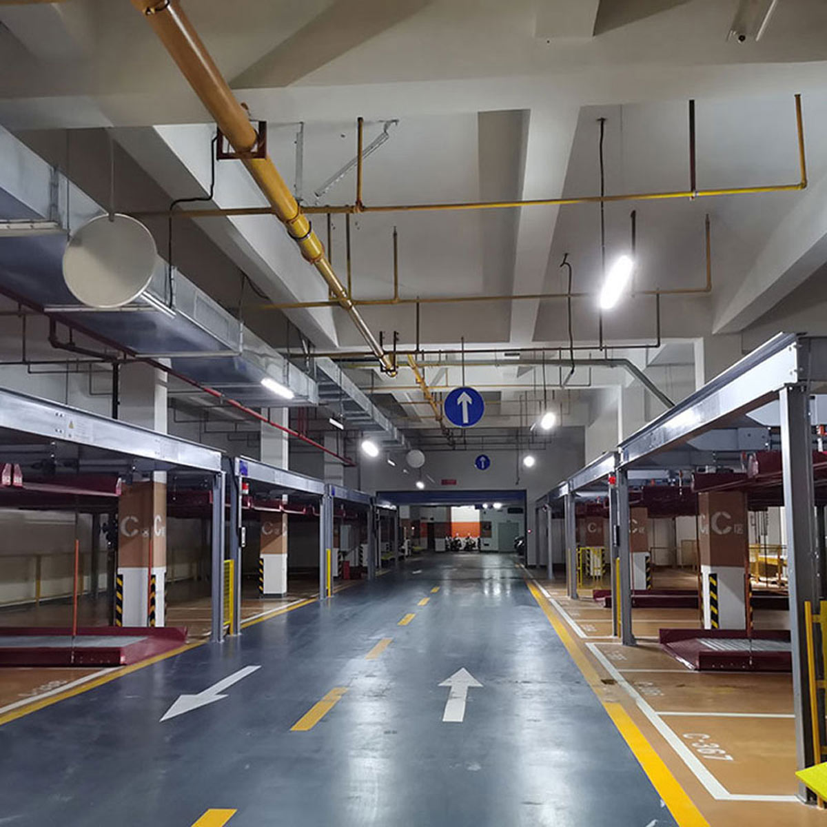 鄉(xiāng)城四柱機械立體車庫租用